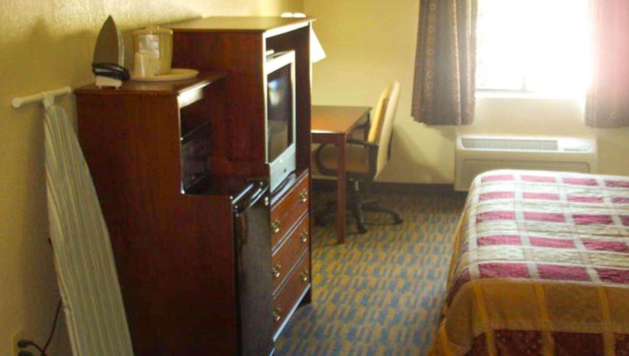 Western Motel Inn And Suites Hazelhurst Hazlehurst Extérieur photo