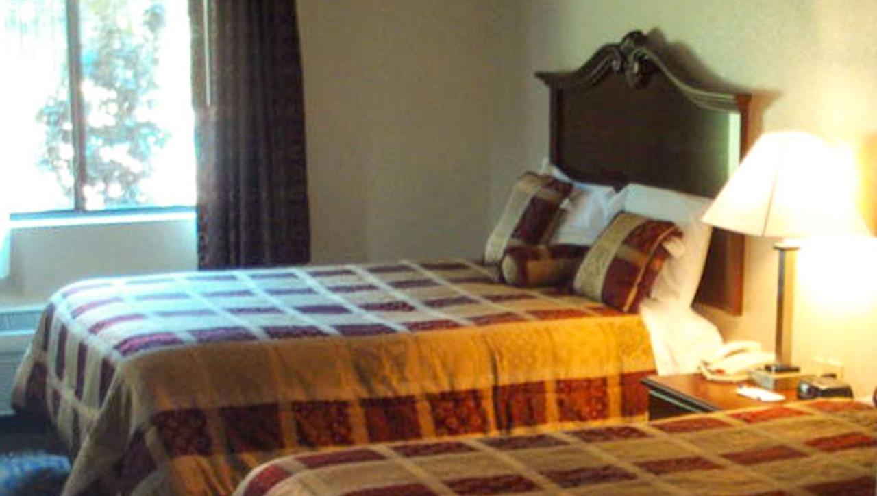 Western Motel Inn And Suites Hazelhurst Hazlehurst Extérieur photo
